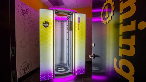 How Does Tanning Work at Planet Fitness: A Journey Through Ultraviolet Rays and Gym Etiquette